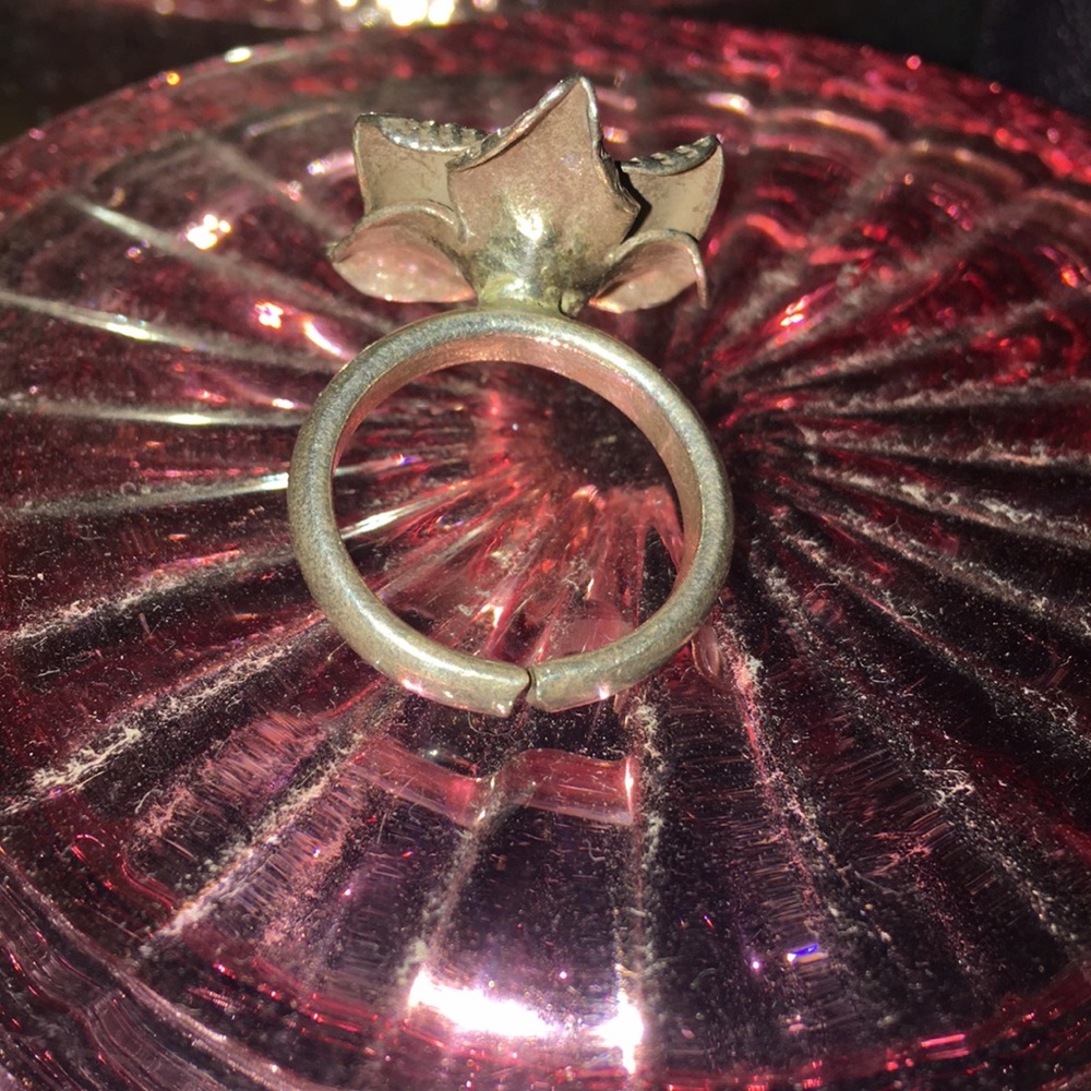 Silver Flower ring size 7 - Picture 2 of 3
